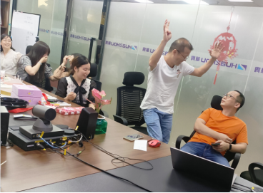 华胄工会生日会文案461.png